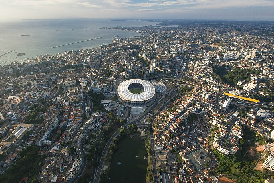 Vista aérea de un estadio de fútbol brasileño